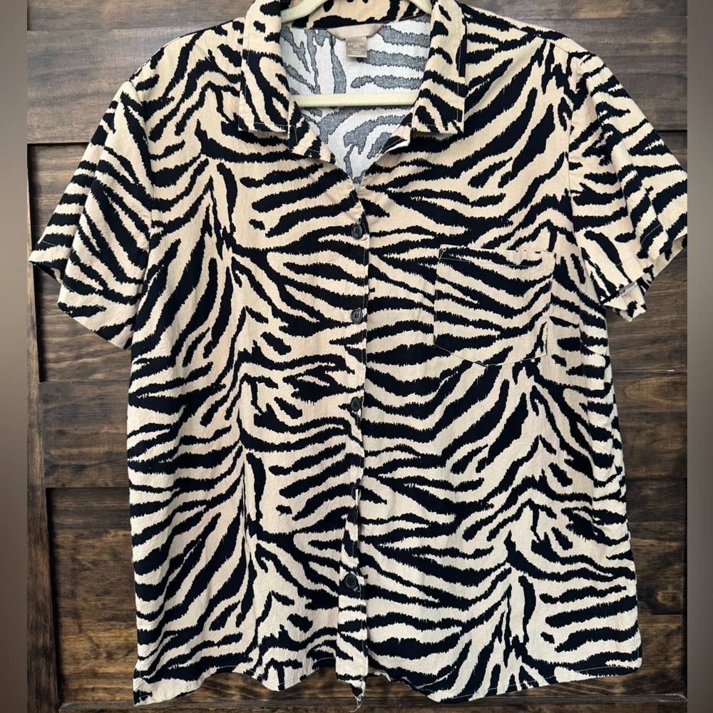 Women’s Zebra Print Short Sleeve Shirt